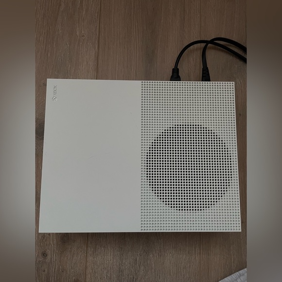XBox One S - Picture 7 of 9